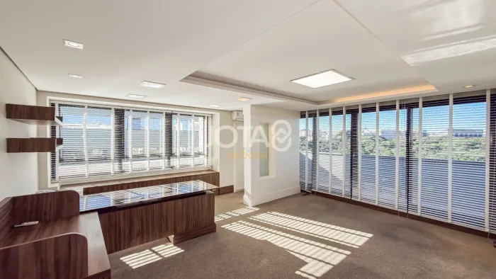 CONJUNTO COMERCIAL PRONTO PARA USO COM ALTO PADRÃO NO CABRAL Conjunto Comercial Pronto Par