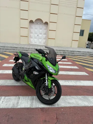Kawasaki Ninja 1000 2012 ? 45.000 km + Jaquetas de brinde