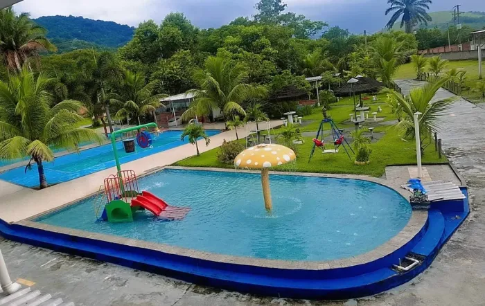 Vendo sítio e resort 