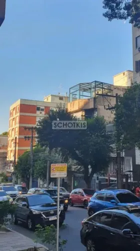 IMOBILIÁRIA SCHOTKIS ALUGA SALA COMERCIAL DUPLEX REFORMADA E PRONTO PARA USO NA RUA SANTO