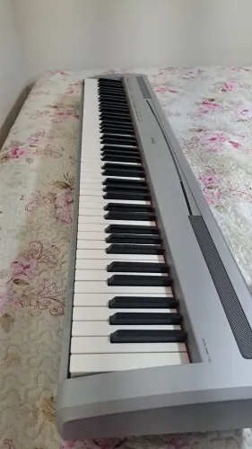 Piano digital P85 defeito, aceito TROCA