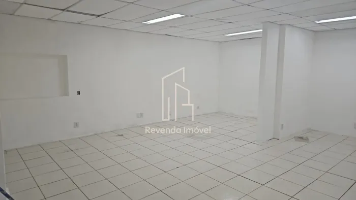Galpão Comercial de para Locação na Vila Bertioga, São Paulo-SP: 1 Sala, 2 Banheiros, 200m