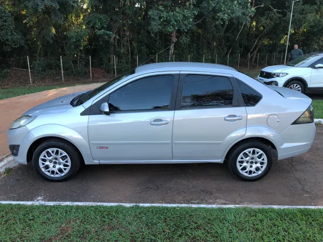 Ford Fiesta Sed. 1.6 8V Flex 4P 2012