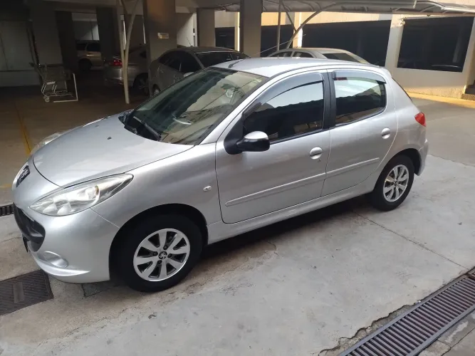 Peugeot 207 XR Sport 1.4 Flex 8V 5P 2011