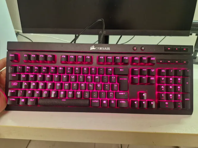 Teclado Mecânico Cosair K68 Original