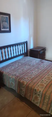Cama de casal madeira maciça