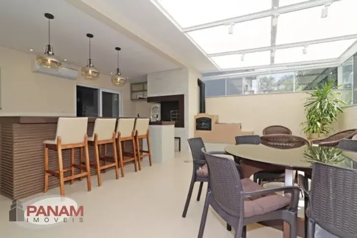 Casa em Condominio em Ecoville com 246 m² , 3 quarto(s) , 1 suíte(s) , 2 vaga(s).