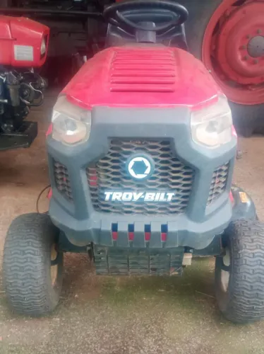 Trator cortador de grama à venda !!