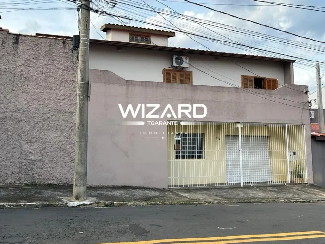 Casa 03 Quartos bairro Jardim Celani em Salto SP - com sala comercial anexa