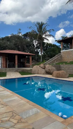 Linda Chacara aconchegante com muito verde e lazer para toda a Família e Amigos.