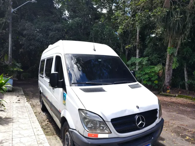 Aluguel de van com motorista 