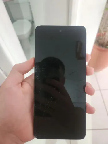 MOTO G 35 5G 128GB COM A TELA TRINCADA
