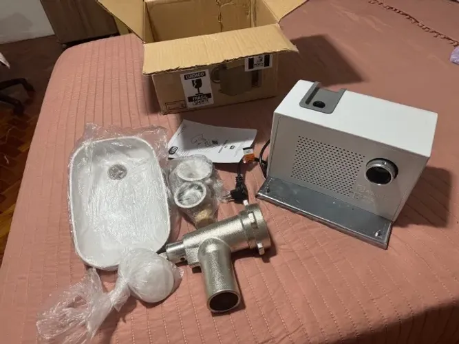Moedor de Carne e Extrusor Industrial Anodilar Boca 8 Inox 127V ? Novo sem Uso