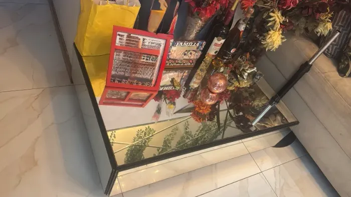 Mesinha espelhada