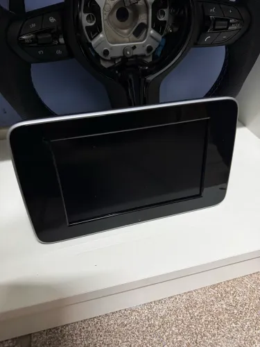Tela multimídia mercedes c180 2018