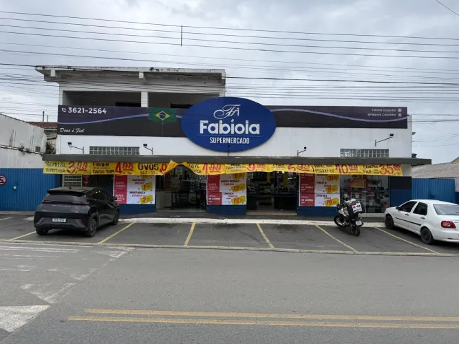 Vende-se mercado Fabíola localizado no Roça Grande Colombo PR!