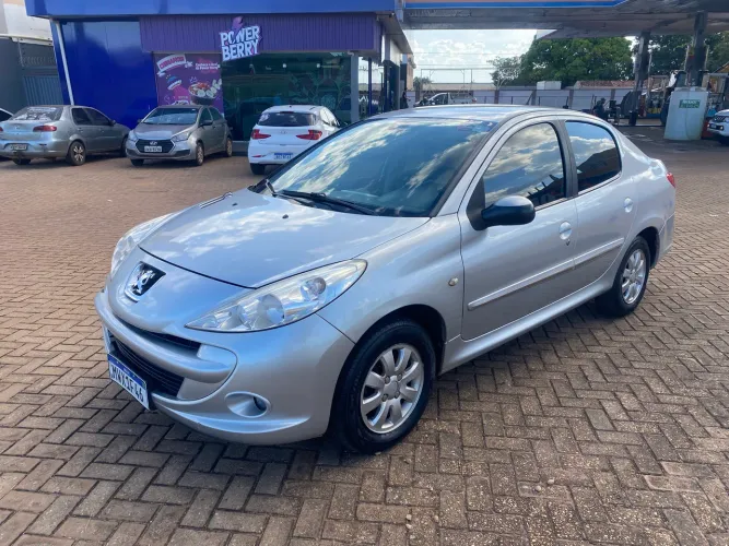 Peugeot 207 Sed. Passion XR Sport 1.4 Flex 8V 4P 2012