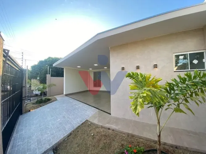 Casa à Venda no Recanto dos Magnatas 3 Dormitórios com Suíte em Maringá