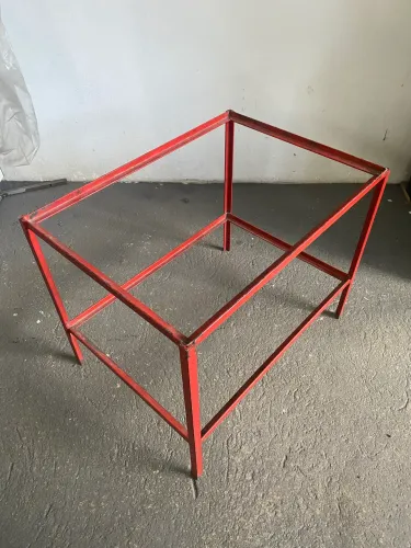 Banqueta de cantoneira de ferro
