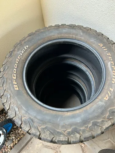 4 Pneus bfgoodrich 265 65 r18 all terrain ta k02 114 117 r