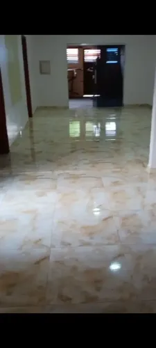 Alugo casa desocupada, reformada nova cidade/02 qtos/ quintal/garagem coberta