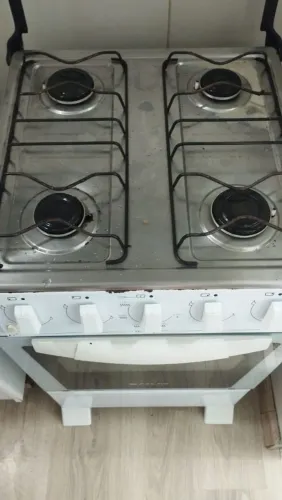 Fogão Atlas 4 bocas com forno - funcionando - R$ 250