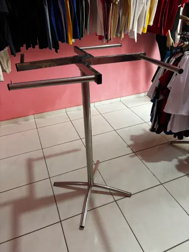 Vendo 2 arara inox ótimo pra você começar seu negócio
