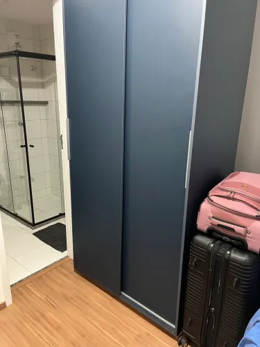 Vendo guarda-roupa personalizado azul
