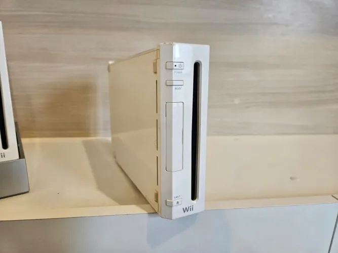 Console Nintendo Wii branco funcionando perfeitamente
