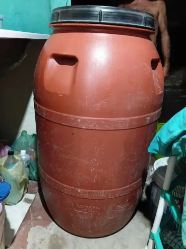 Camburão grande de água