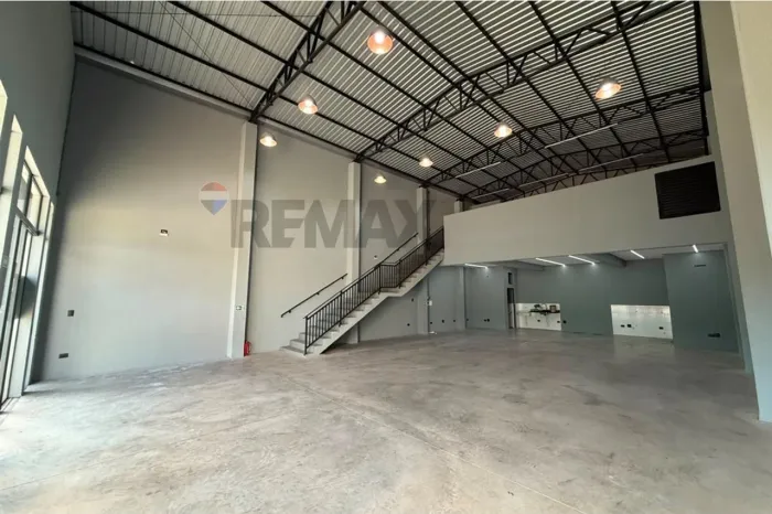 ALUGUEL - Dois Barracões Comerciais para Locação com 240m² - Portal dos Pioneiros em Londr
