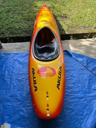 Vende-se caiaque surf akula, feito sob medida . 