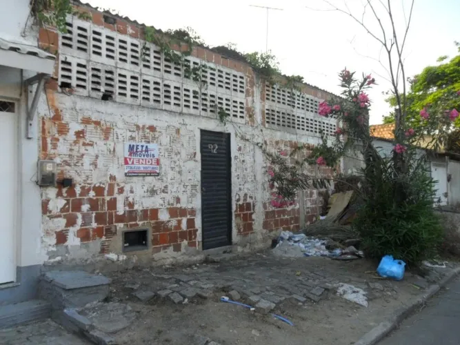 Terreno à venda, 177 m² por R$ 140.000,00 - Centro - Campos dos Goytacazes/RJ