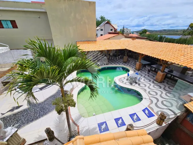 Casa em condomínio fechado com 8 quartos e estrutura de lazer privativa à venda em Gravatá