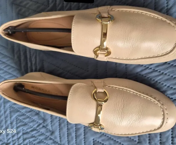 Sapatos de couro