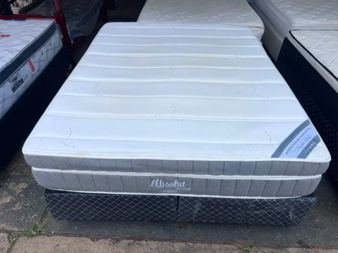 Cama box Queen size Colchão Ortobom molas ensacandas 