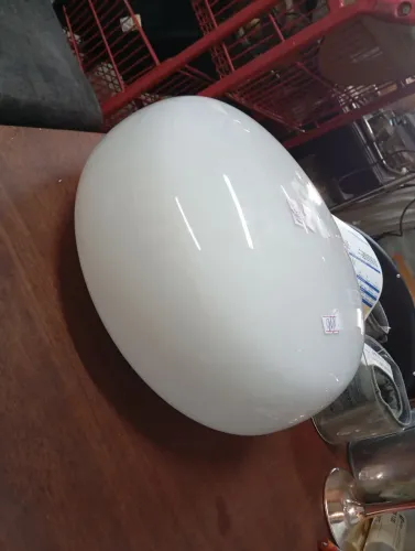 Globo de iluminação em opalina.com instalação. Ok