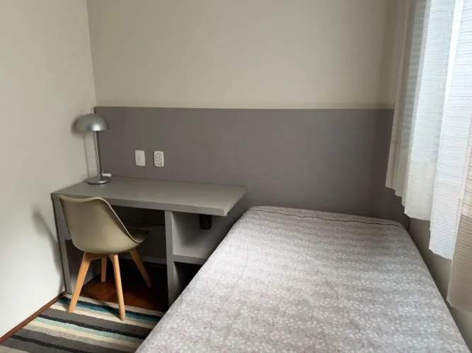 Painel + Mesa Planejada (2,32m), peças podendo ser separadas.