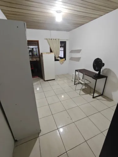 Alugo Kitnet centro bairro Ponta Aguda - Água e Luz inclusas