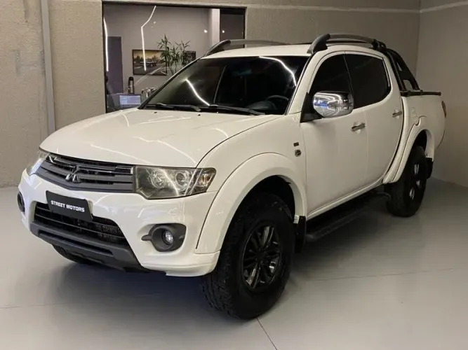 Mitsubishi L200 Triton HPE 3.5 CD V6 24V Flex Aut. 2015