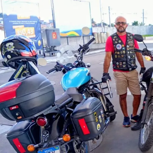 Vendo moto conservada,segundo dono com 3.600,00