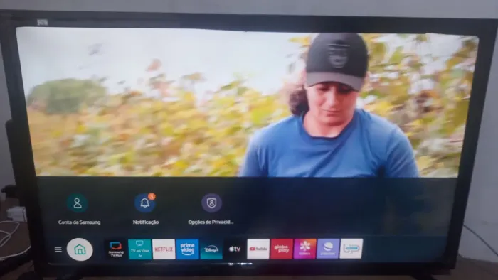 Vende-se uma TV Samsung 43 polegadas smart tudo funcionando