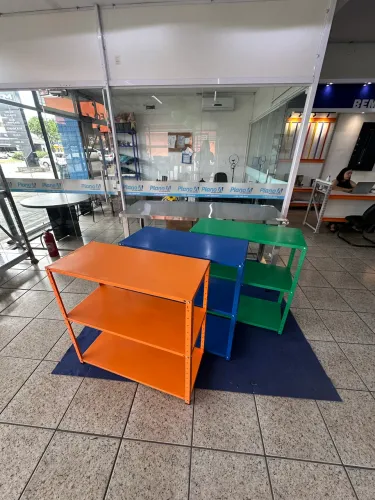 ESTANTE EM AÇO