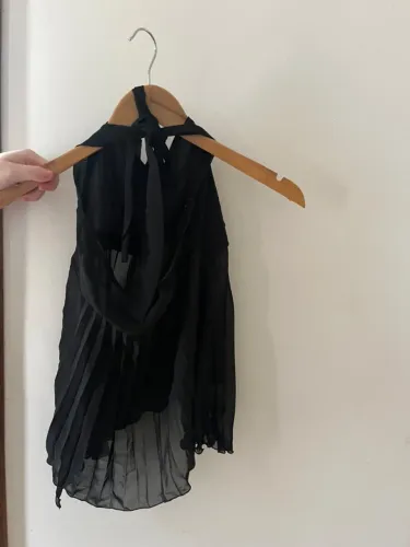 Linda Blusa frente única plissada preta