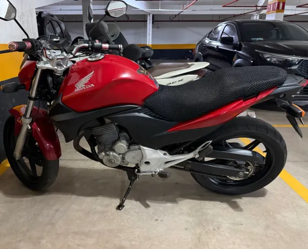 CB 300R 8.900 2011