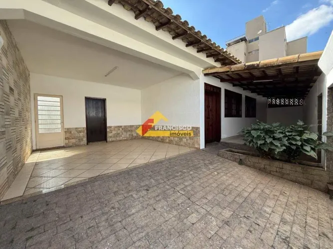 Casa para aluguel, 3 quartos, 1 suíte, 2 vagas, Bom Pastor - Divinópolis/MG