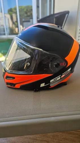 Capacete LS2 Metro Rapid, escamoteavel, tamanho 56.