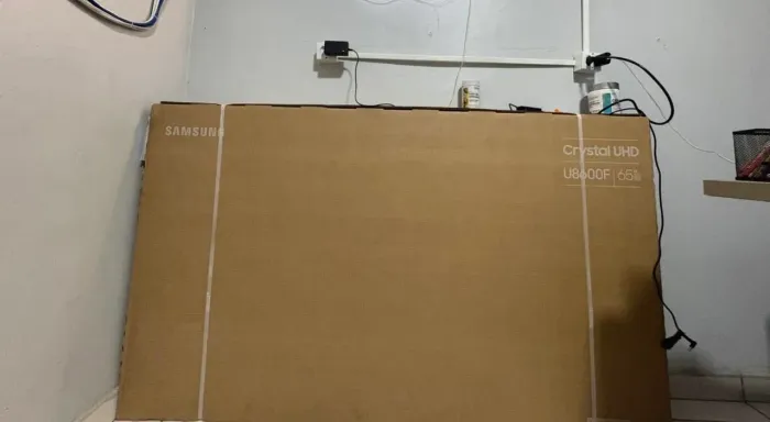 Tv Samsung 65? Crystal UHD lacrada