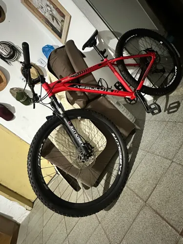 Vende se bicicleta