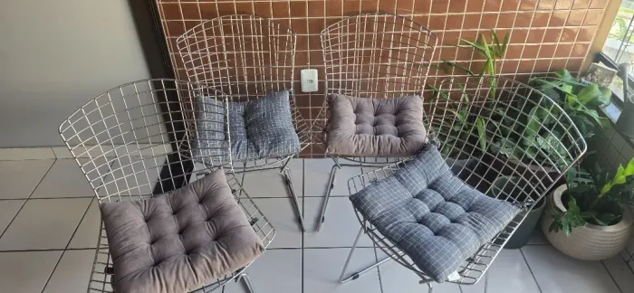 Cadeira Bertoia Cromada Tok&Stok com Almolfada
